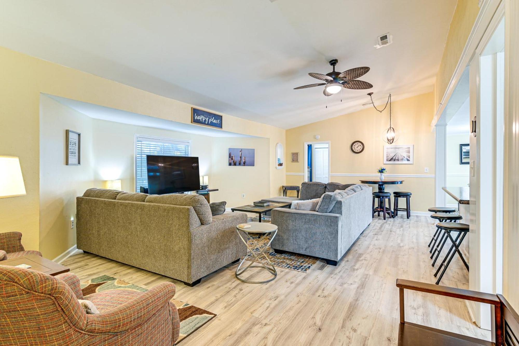 Lovely Myrtle Beach Getaway - Walk To Beach! Bagian luar foto