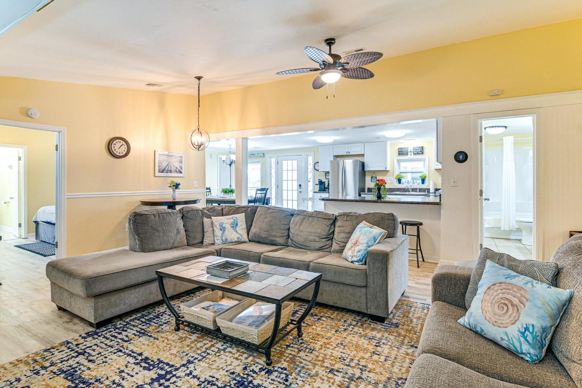 Lovely Myrtle Beach Getaway - Walk To Beach! Bagian luar foto